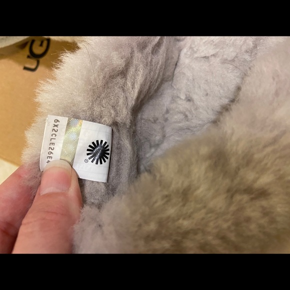 ❤️SOLD❤️UGG Coquette Slippers - Picture 10 of 11